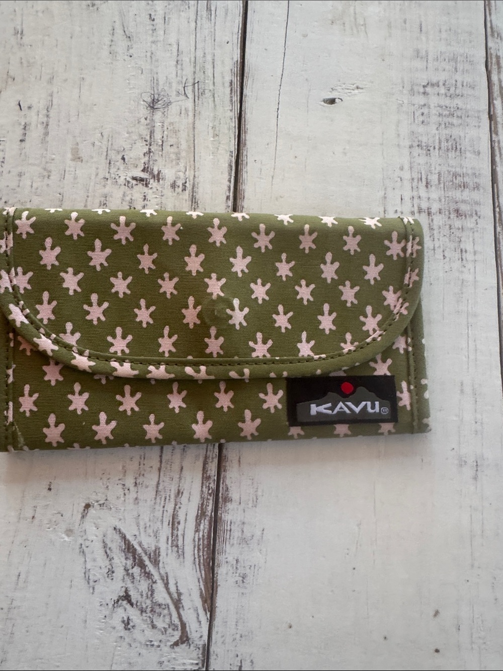 KAVU Olive Green Wallet with Pale Pink Star Pattern